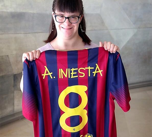 Une supportrice malade stylise le maillot du Barça