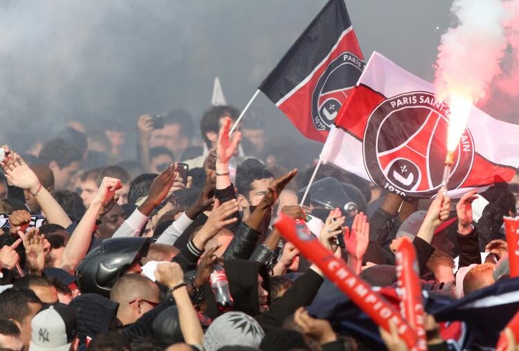 PSG : 12 supporters interpellés à Saint-Étienne