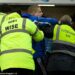 Millwall : Un supporter en colère déchire le drapeau du juge de touche