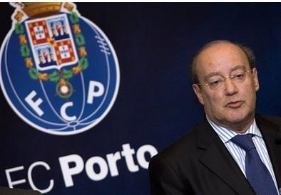 Porto : Le président s’oppose à une sortie par porte dérobée