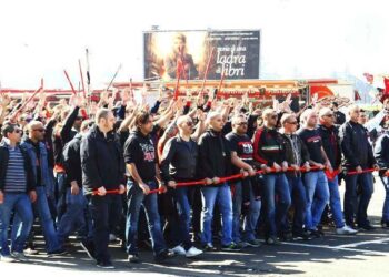 Milan : 35 ultras interdits de stade pour incitations au meurtre