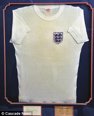 Le maillot porté par Booby Moore lors de la coupe du monde 1970 mis aux enchères