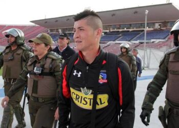 Un joueur de Colo Colo arrêté après avoir piétiné un drapeau