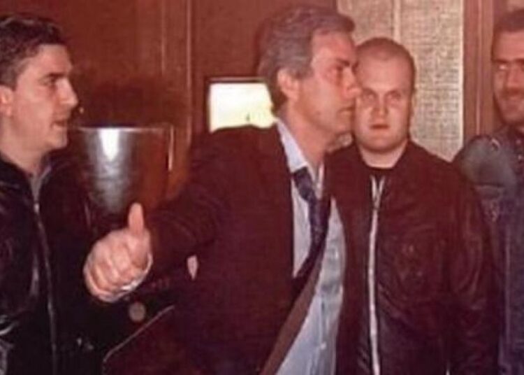 Une photo avec Mourinho sert de preuve à des mafieux