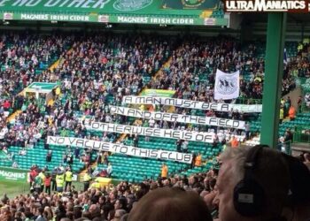 Les supporters du Celtic taclent leur propre joueur