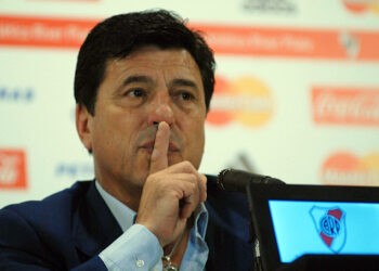 River Plate dénonce Passarella en justice