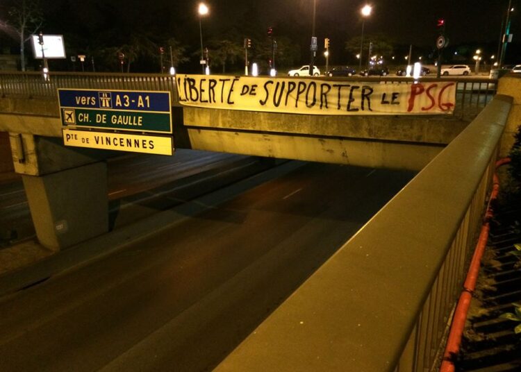 Des supporters parisiens refoulés à l’entrée de Charlety