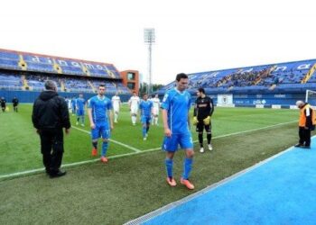 Dinamo Zagreb-Hajduk Split suspendu suite à des chants racistes