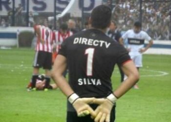 Le gardien d’Estudiantes chambre Gimnasia lors du clasico