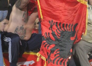 Serbie : Un drapeau albanais brûlé