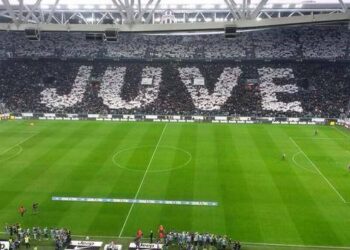 Top 10 : Les tifos du week-end