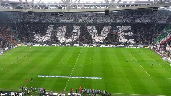 Top 10 : Les tifos du week-end