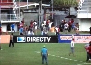 Un supporter a-t-il été tué par un policier au Venezuela ?