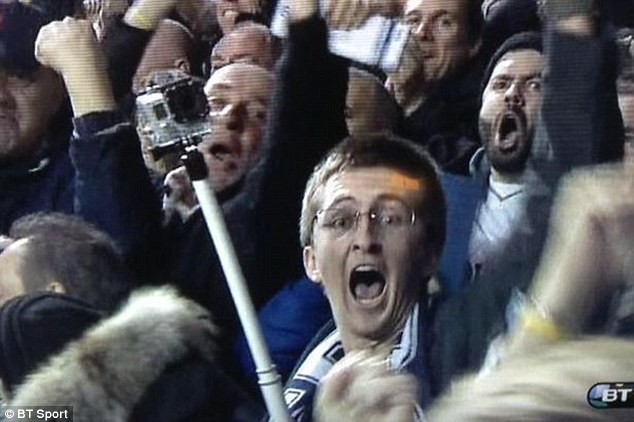 Arsenal et Tottenham interdisent les « perches à selfie »