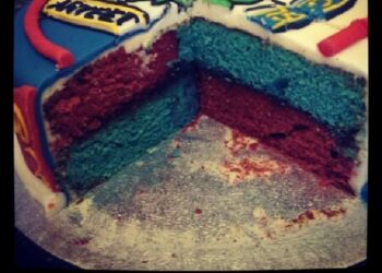 Un fan de Blackburn voit son gâteau d’anniversaire « piégé » par un supporter de Burnley