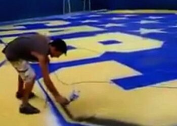 Tevez offre une énorme banderole à la barra de Boca