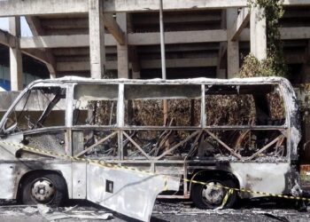 Le bus d’une équipe reléguée brûlé au Brésil