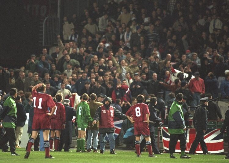 Les supporters anglais interdits de déplacement à Dublin