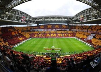 Top 10 : Les tifos du week-end