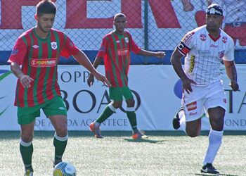 Viola, 46 ans, s’offre un doublé et arrache le nul