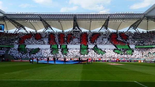 Top 10 : Les tifos du week-end