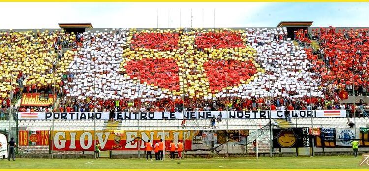 Top 10 : Les tifos du week-end