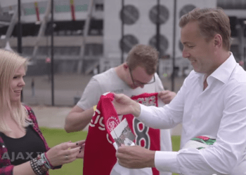 Des vieilles gloires de l’Ajax font une surprise à leurs fans