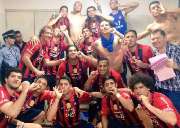 La célébration provocante des joueurs du Cerro Porteño contre Olimpia