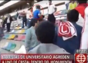 Un Péruvien porte le maillot rival en tribune par preuve d&rsquo;amour