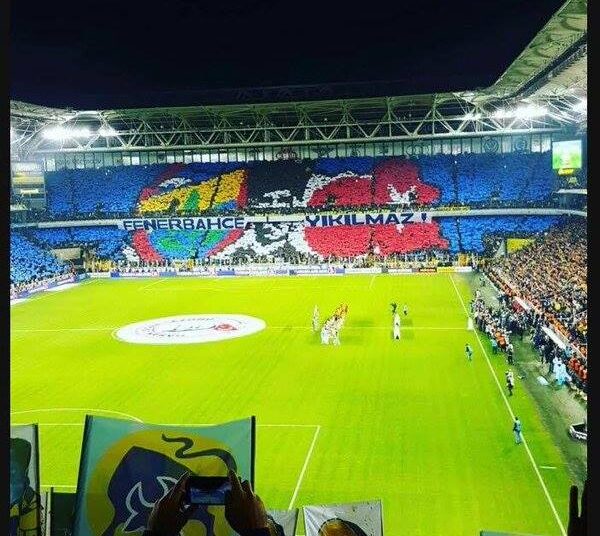 Top 10 : Les tifos du week-end