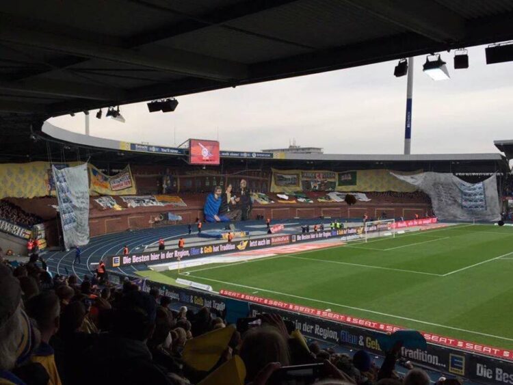 Top 10 : Les tifos du week-end