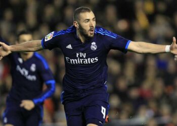 Les supporters de Valence clament « Valbuena » à la sortie de Benzema