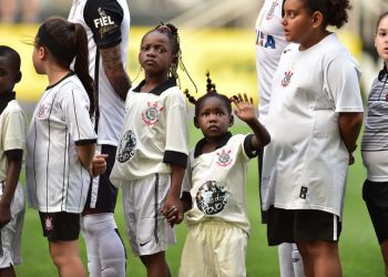 Le Corinthians invite 80 réfugiés dans son stade