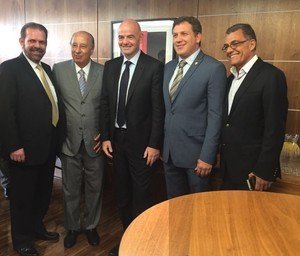 Infantino rencontre les dirigeants brésiliens pour une possible nouvelle compétition