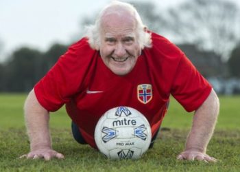 Le plus vieux footballeur anglais à la recherche d’un nouveau club