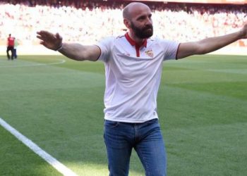Le bel hommage des supporters du FC Séville à Monchi