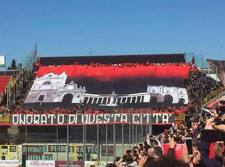 Top 10 : les tifos du week-end