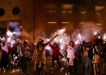Le combat féministe des tribunes commence au Brésil