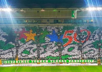 Top 10 : Les tifos du week-end