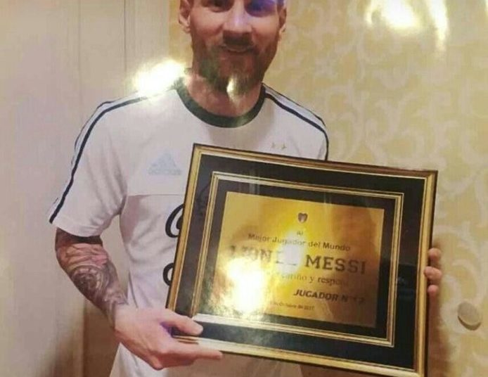 Messi a reçu un cadeau de la barra de Boca Juniors