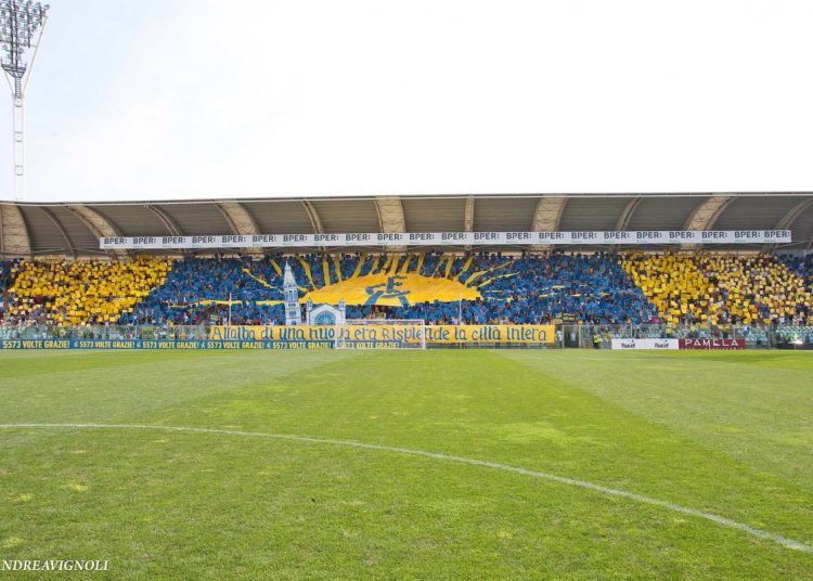 Top 10 : Les tifos du week-end