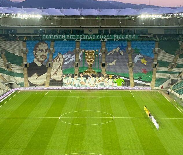 Top 10 : les tifos du mois de février