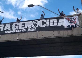 « Fora Bolsonaro » : les collectifs de supporters brésiliens en résistance contre Bolsonaro