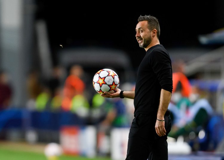 Roberto De Zerbi : « Je suis un entraîneur qui porte le n°10 sur son dos »