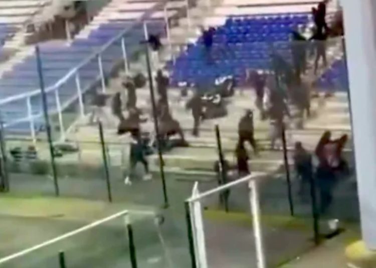 Les ultras de Nîmes attaqués à Châteauroux par des Montpelliérains, quatre blessés