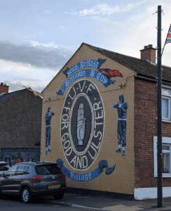 Mural trouvable à quelques rues du stade, au milieu d'une trentaine d'autres, The Village, Belfast.
